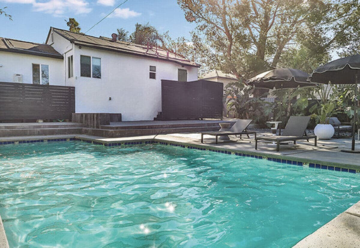 10609 Fernglen Ave
